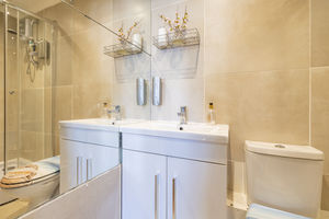 En-Suite- click for photo gallery